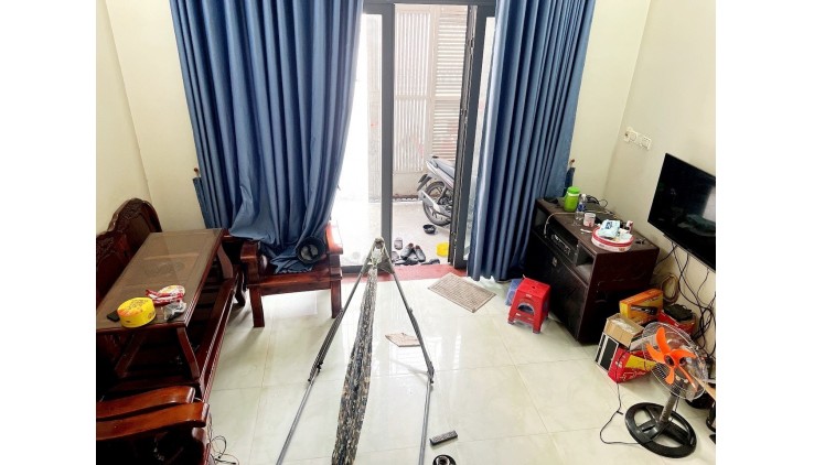 Bán Nhà Đường Lê Văn Chí, Thủ Đức -  3 Tầng, Đường Xe Tải tránh, Gần Trường ĐH SPKT - 3PN, Khu Dân Trí Cao